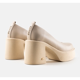Zapatos de tacón de piel beige de Karino 3