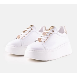 Zapatillas Karino de piel blanca. blanco 1