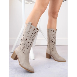 M. DASZYŃSKI Botas de mujer de ante calado, beige claro M.Daszyński MR2337-3 2