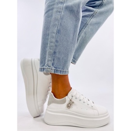 Liezel Zapatillas cuña gris con colgante blanco 2