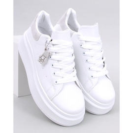 Liezel Zapatillas cuña gris con colgante blanco 5