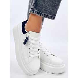 Liezel Zapatillas cuña BLANCO/NEGRO con colgante 1
