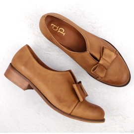 Zapatos slip-on de piel marrón para mujer de Dolce Pietro 7