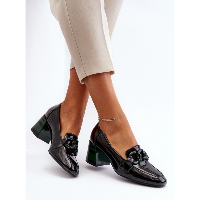 Vinceza Zapatos de salón de charol Paliotte negros con cadena 1