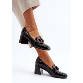 Vinceza Zapatos de salón de charol Paliotte negros con cadena 1