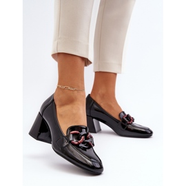 Vinceza Zapatos de salón de charol Paliotte negros con cadena 5