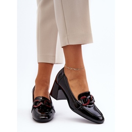 Vinceza Zapatos de salón de charol Paliotte negros con cadena 9