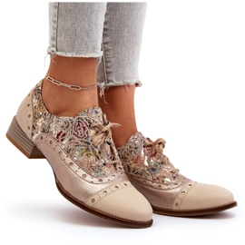 Zapatos De Mujer De Piel Con Parte Superior Decorada Maciejka 06408-04 Beige 10
