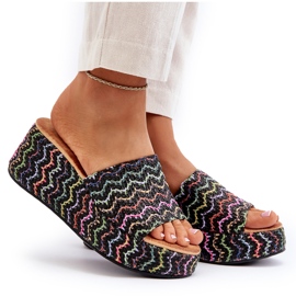 Chanclas con cuña Vanarila de mujer de color negro 9