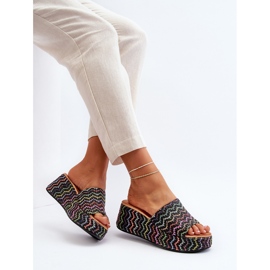 Chanclas con cuña Vanarila de mujer de color negro 8