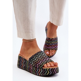 Chanclas con cuña Vanarila de mujer de color negro 4