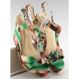 Sandalias cuña raso 903 verde 1