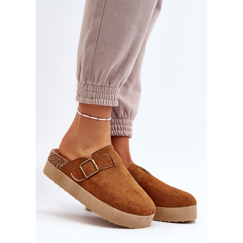 Zuecos con plataforma Jorffia en color camel para mujer marrón 2 Zuecos con plataforma Jorffia en color camel para mujer marrón 2