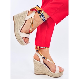 Birrel Sandalias alpargatas cuña beige 1