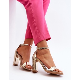 Sandalias de tacón Thakko doradas dorado 8