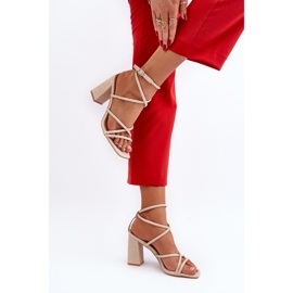 Sandalias tacón Herfiana beige con tiras 5