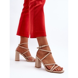 Sandalias tacón Herfiana beige con tiras 7