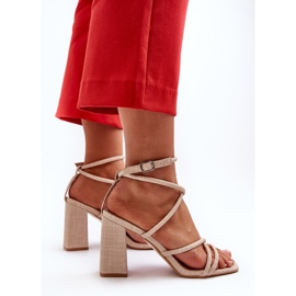 Sandalias tacón Herfiana beige con tiras 8