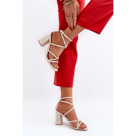 Sandalias Herfiana nude de tacón y tiras beige 5