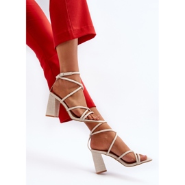 Sandalias Herfiana nude de tacón y tiras beige 8