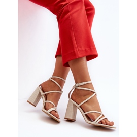 Sandalias Herfiana nude de tacón y tiras beige 9