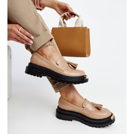Mocasines macizos beige con inserciones doradas de Tuga 2