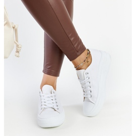 Zapatillas blancas sobre plataforma gruesa Zlata. blanco 3