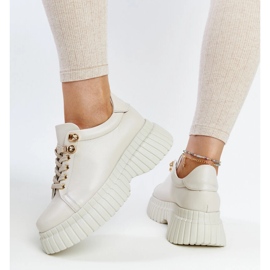 Zapatillas de cuero beige claro de Karino 5