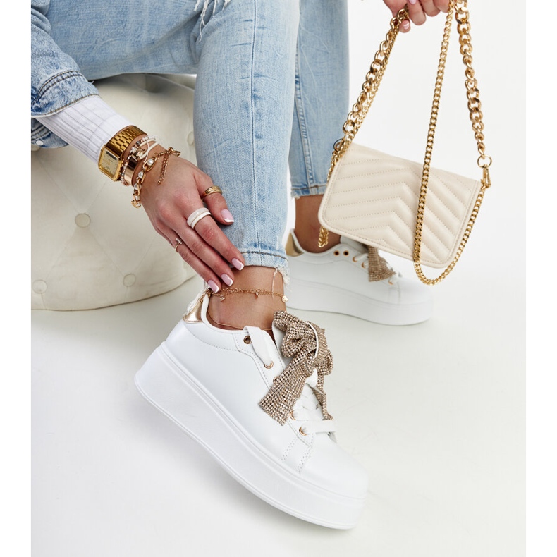 Zapatillas blancas con plataforma alta Shishay. blanco 1