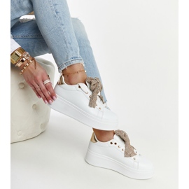 Zapatillas blancas con plataforma alta Shishay. blanco 2