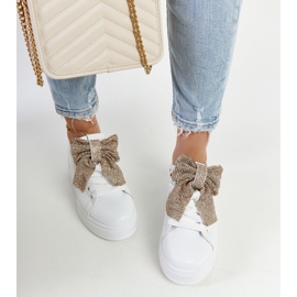 Zapatillas blancas con plataforma alta Shishay. blanco 3