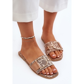 Chanclas de mujer brillantes con decoración en la punta marrón 5