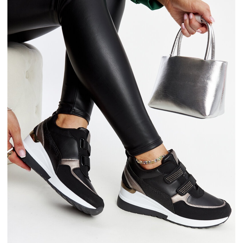 Deportivas de cuña negras decoradas con pedrería Asmeret negro 1