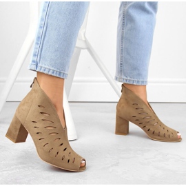 Botines de mujer calados de ante capuchino Potocki LE20318 marrón 5