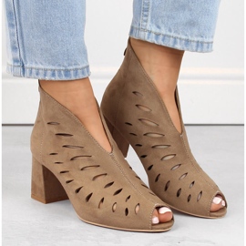 Botines de mujer calados de ante capuchino Potocki LE20318 marrón 6