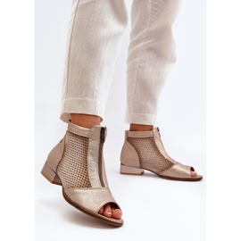 Botas de mujer de piel con tacón plano y puntera abierta Maciejka 06413-25 Dorado beige 4