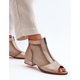 Botas de mujer de piel con tacón plano y puntera abierta Maciejka 06413-25 Dorado beige 5