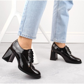 Zapatos de mujer en charol con tacón decorativo negro Vinceza 63510 4