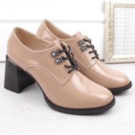 Zapatos mujer charol con tacón decorativo beige Vinceza 63510 2