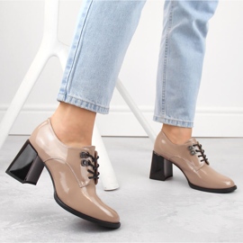 Zapatos mujer charol con tacón decorativo beige Vinceza 63510 5
