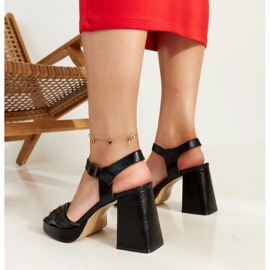 Sandalias de tacón negras confeccionadas en ecopiel Lempi negro 3