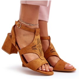 Sandalias de tacón bajo Eleriva color camel marrón 9