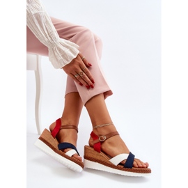 Sandalias cuña Kioda blancas y azul marino con tiras 8