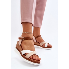 Sandalias con cuña y tiras Kioda beige 4