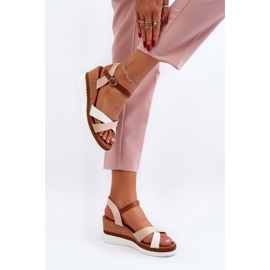 Sandalias con cuña y tiras Kioda beige 5