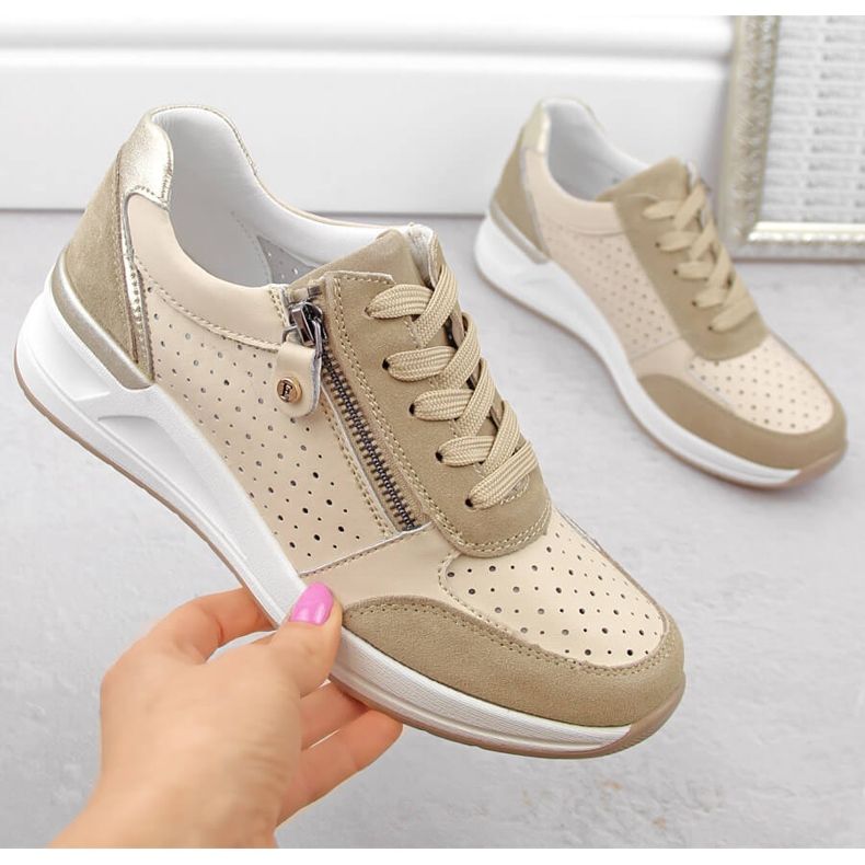 Zapatos deportivos con cuña para mujer en piel, beige, calados Filippo DP6011 1 Zapatos deportivos con cuña para mujer en piel, beige, calados Filippo DP6011 1