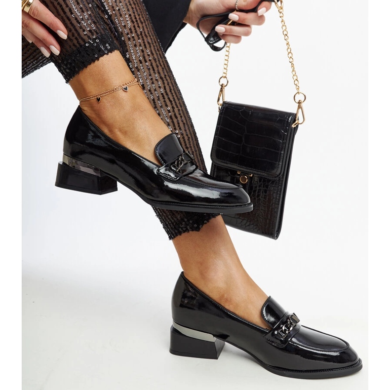 Zapatos de charol negro de Vinceza. 1