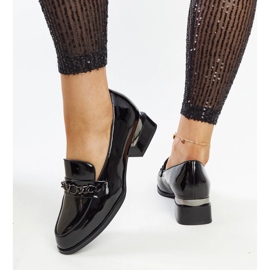 Zapatos de charol negro de Vinceza. 3
