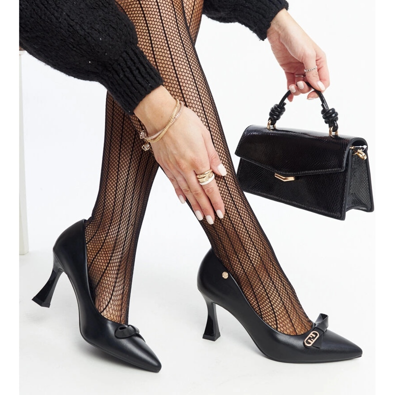 Zapatos de tacón negros de Vinceza 1