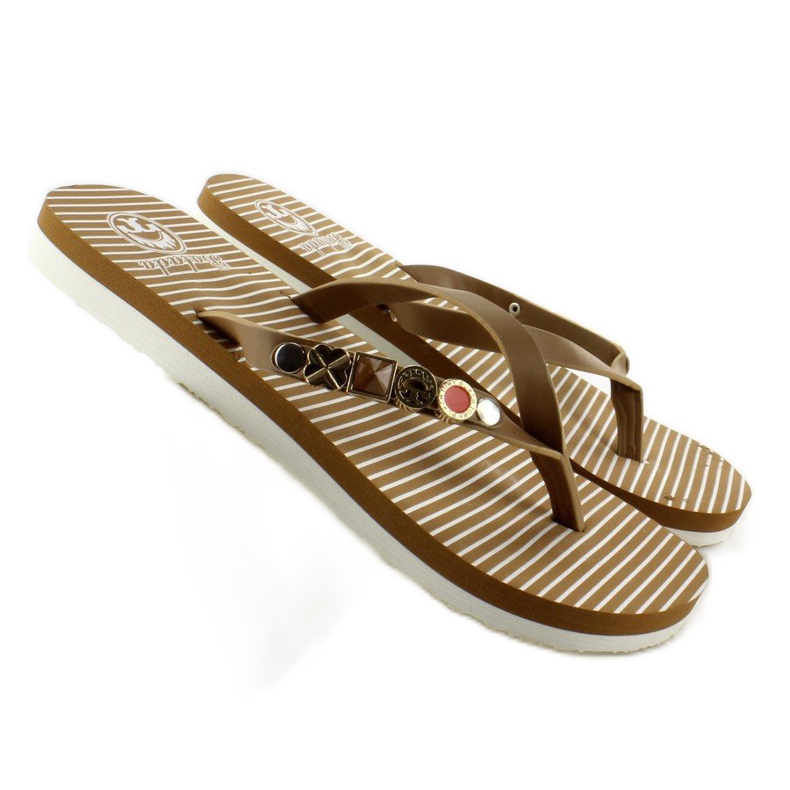 Chanclas con cinturón decorado B762 Beige 2 Chanclas con cinturón decorado B762 Beige 2